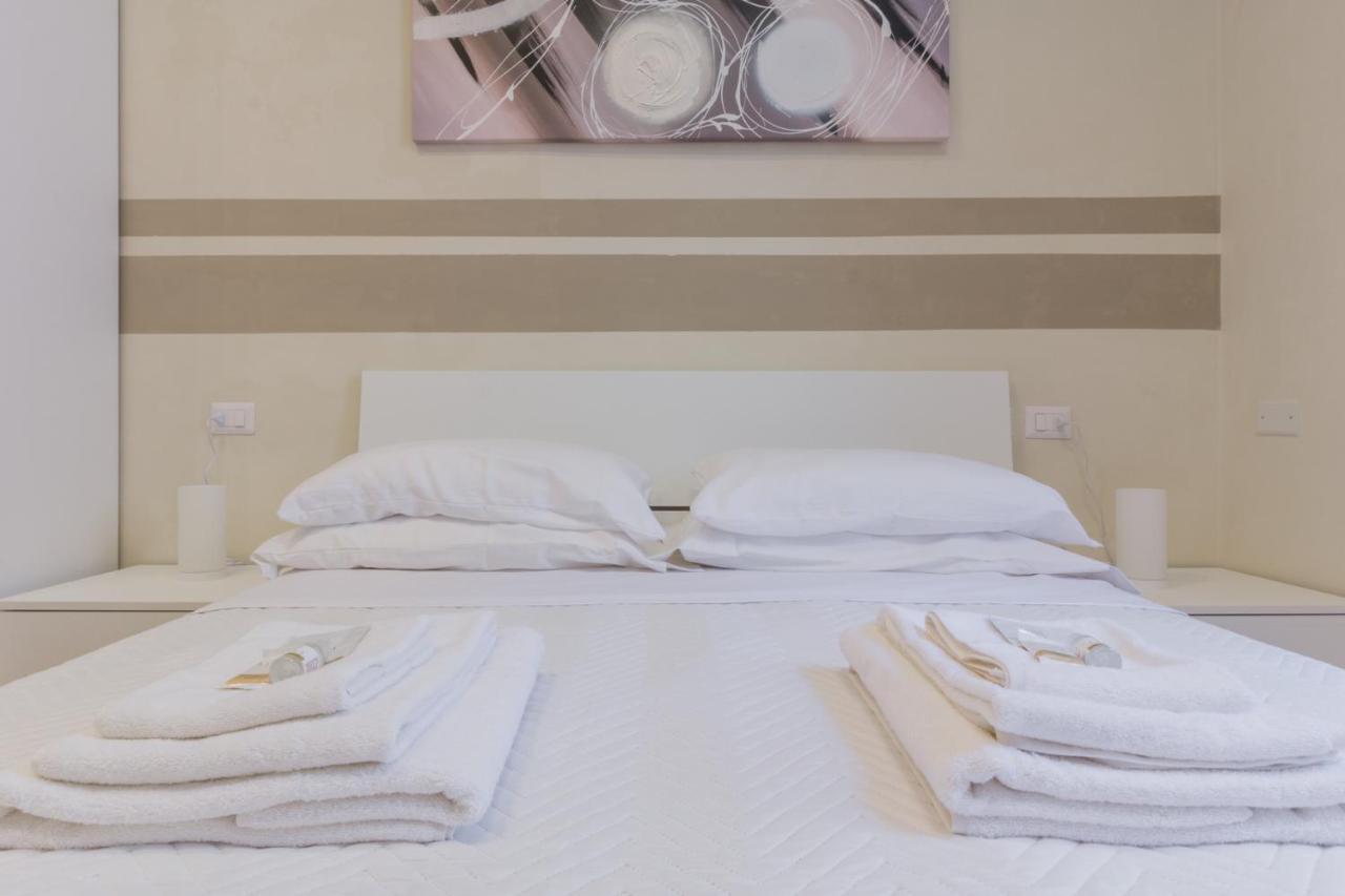 Center Rooms П'яченца Екстер'єр фото