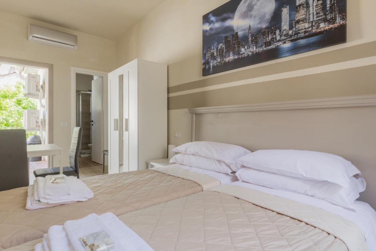 Center Rooms П'яченца Екстер'єр фото