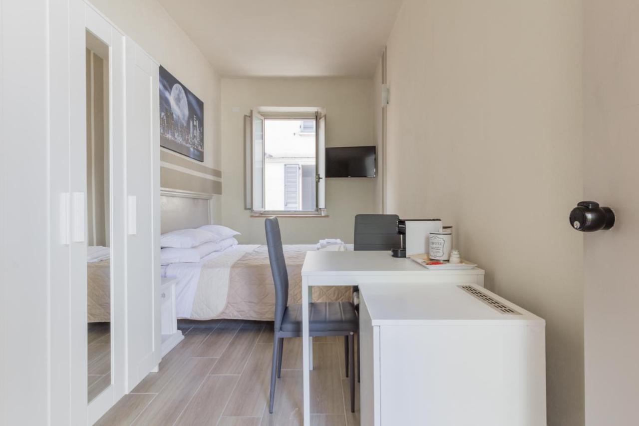 Center Rooms П'яченца Екстер'єр фото