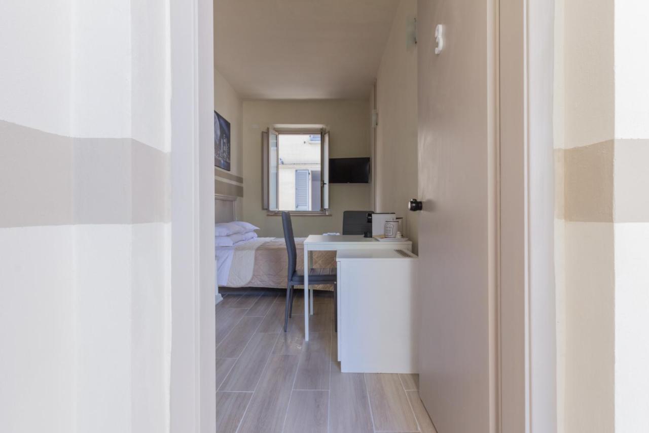 Center Rooms П'яченца Екстер'єр фото